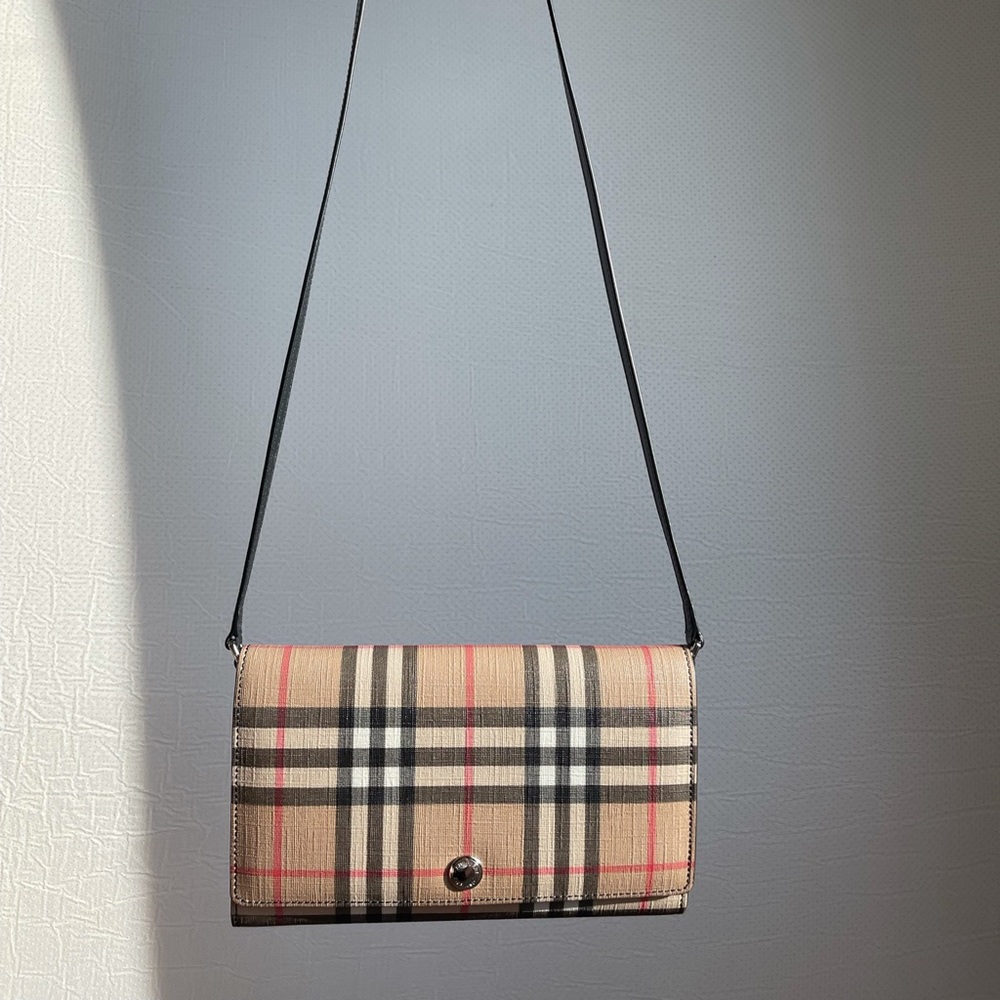 AUTHENTIC BURBERRY CROSSBODY